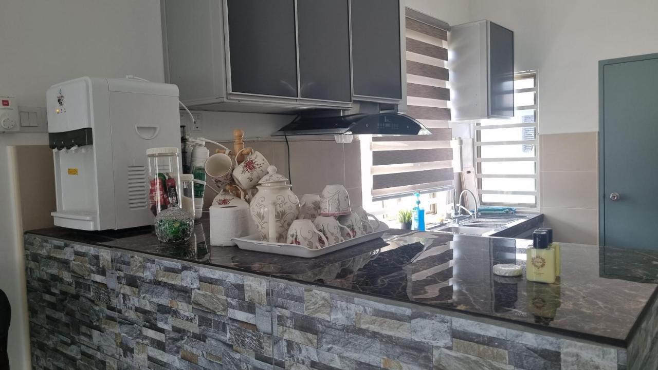Baituljannah Homestay Batu Pahat Exterior photo